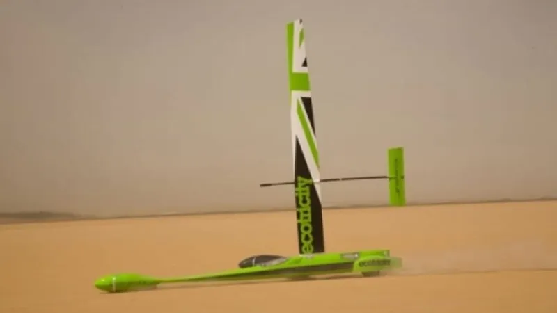 Carro movido a vento tenta quebrar recorde a mais de 200 km/h