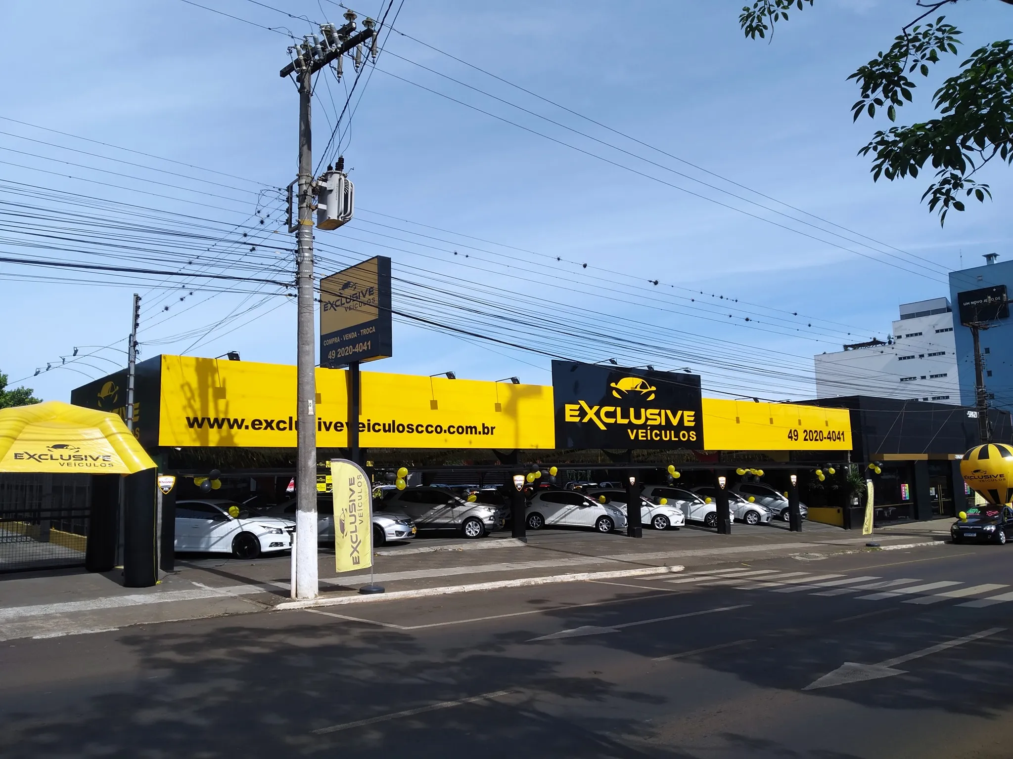 Fachada da loja Veículos à venda em exclusive veiculos - Chapecó - SC | Mobiauto