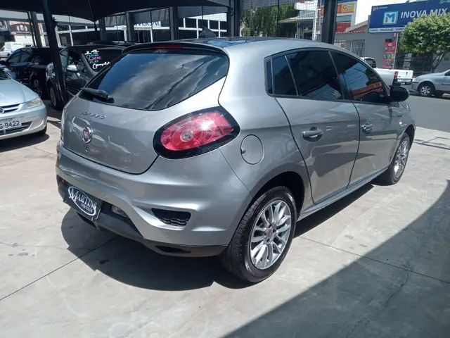 Carro Fiat Bravo 2016 Essence 1.8 16V (Flex)