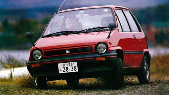 Configuração hatchback do modelo é inédita no Brasil, mas marcou a primeira geração do City, quando ele ainda era um carrinho bem diferente