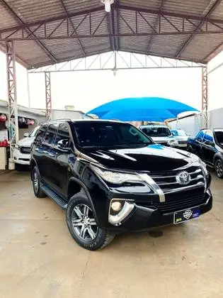 Carro Toyota SW4 2017 2.7 SR 5L 4x2 (Aut) (Flex)