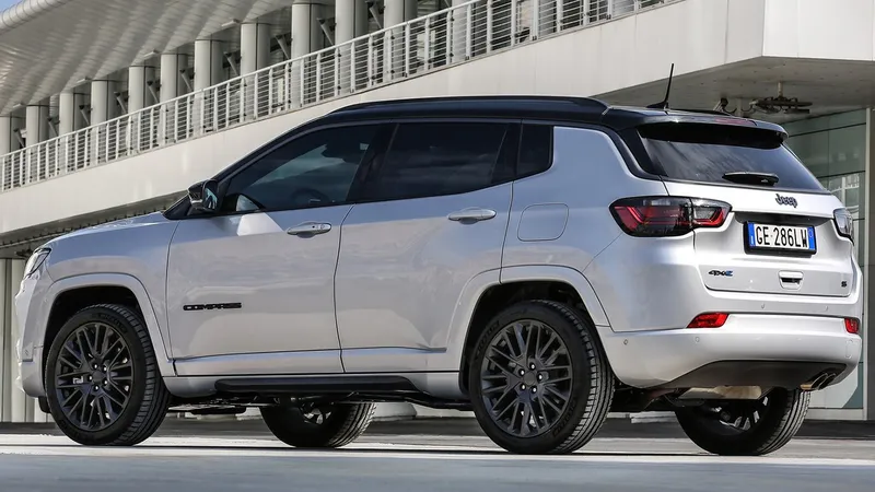 Jeep confirma Compass híbrido em 2022. Veja o que já sabemos sobre o SUV