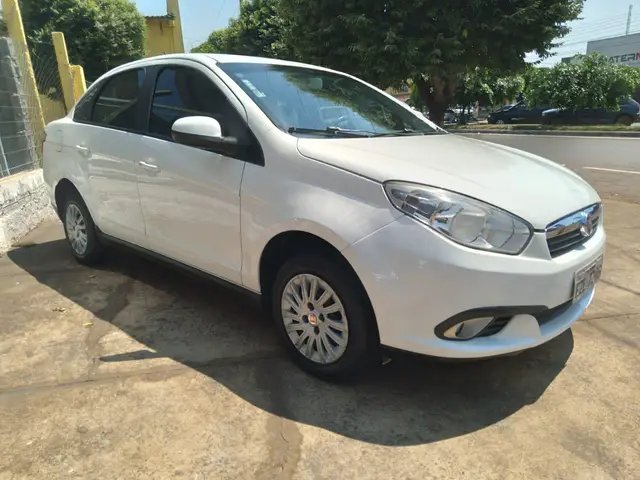 Carro Fiat Grand Siena 2013 Evo Attractive 1.4 8V (Flex)