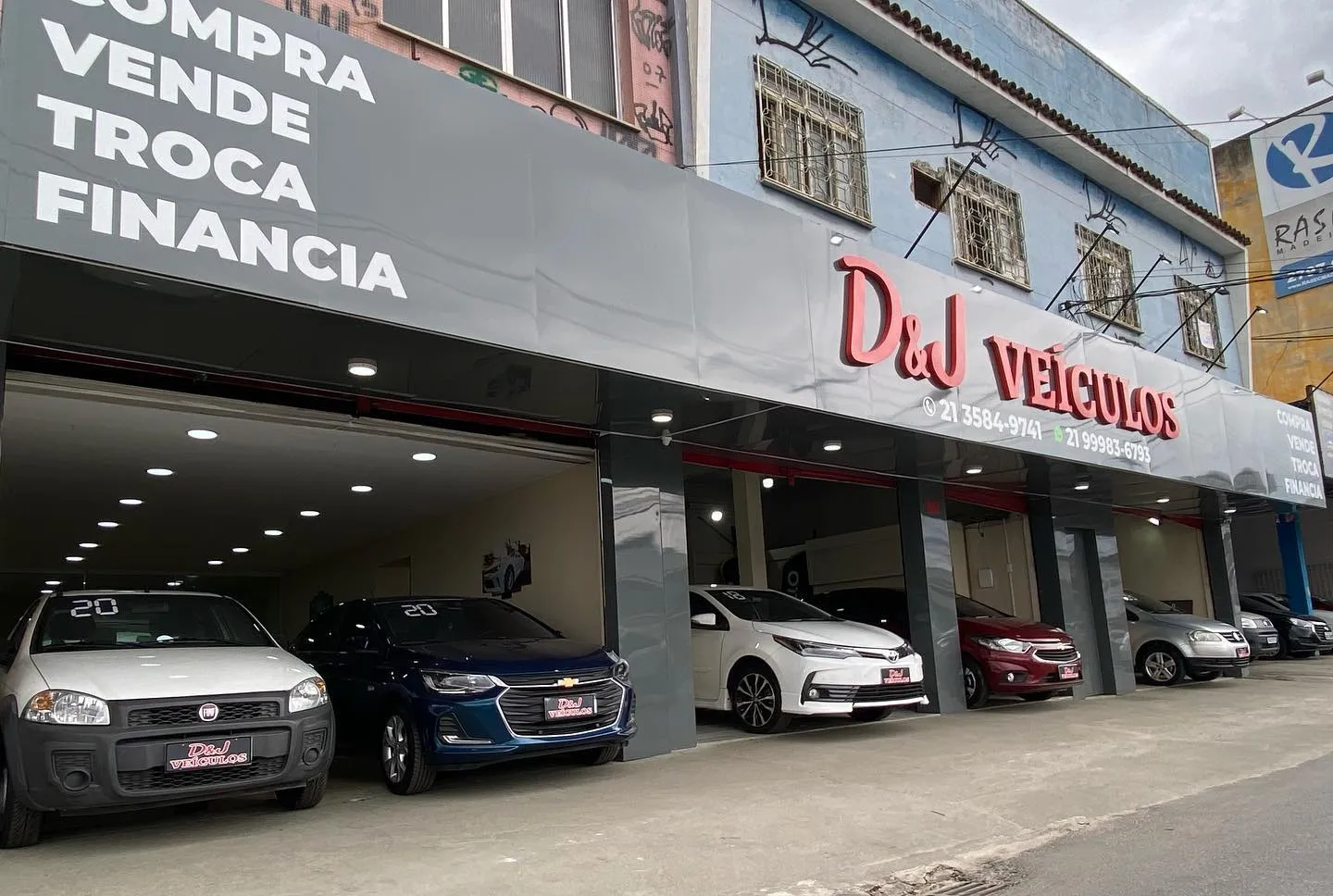 Fachada da loja Veículos à venda em D&J VEÍCULOS - Nova Iguaçu - RJ | Mobiauto