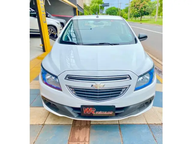 Carro Chevrolet Onix 2013 1.4 LT SPE/4