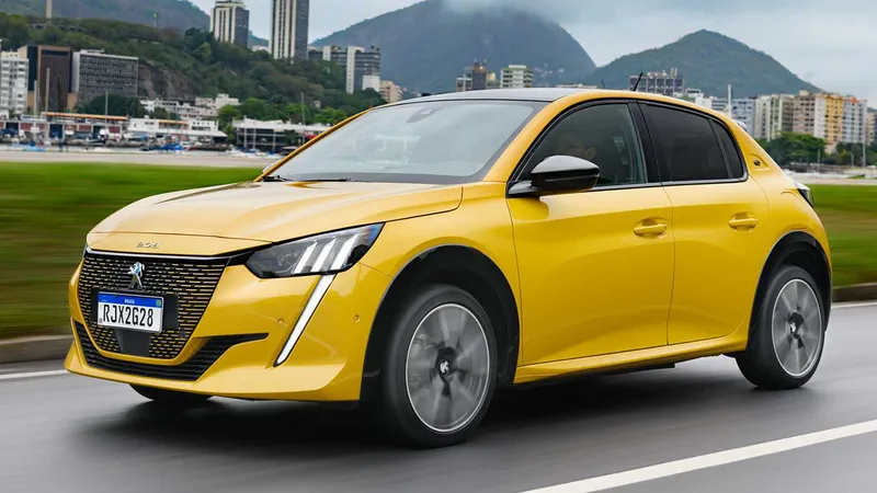 Qual carro elétrico vendido no Brasil vai mais longe com uma recarga?