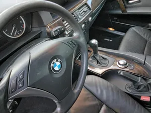 BMW Série 5 2005 545i 4.4 32V