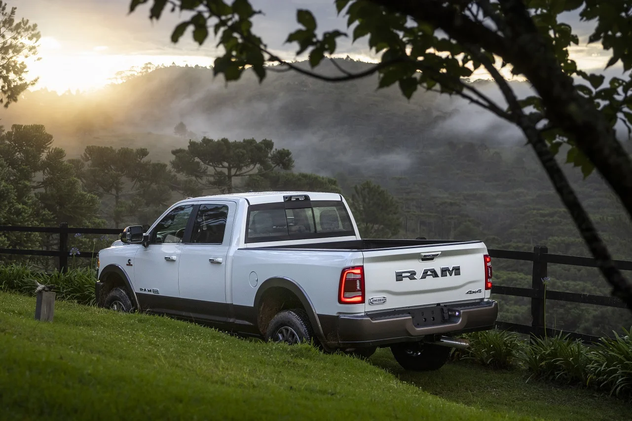 RAM 3500 Laramie Night Edition 6.7 4x4