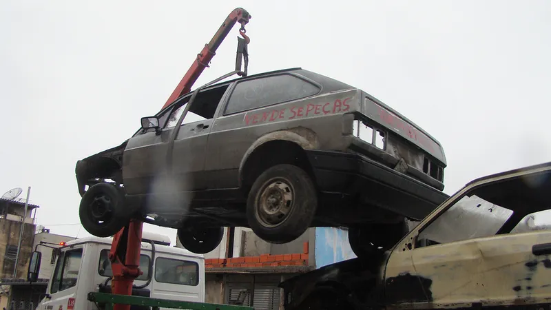 Governo revoga lei que faria carros com licenciamento atrasado virarem "fantasmas"