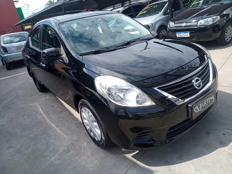 Nissan Versa 1.6 16V SV (Flex)