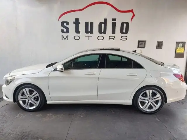 Carro Mercedes-Benz Classe CLA 2016 CLA 200 Urban DCT (Flex)