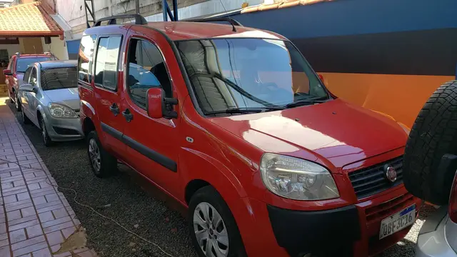 Carro Fiat Doblò 2014 Essence 1.8 16V (Flex)
