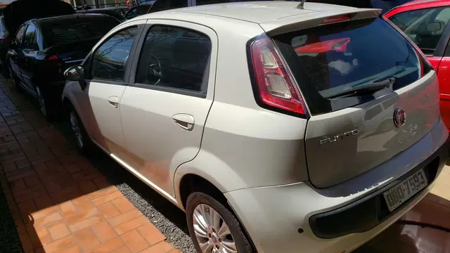 Carro Fiat Punto 2016 Attractive 1.4 (Flex)