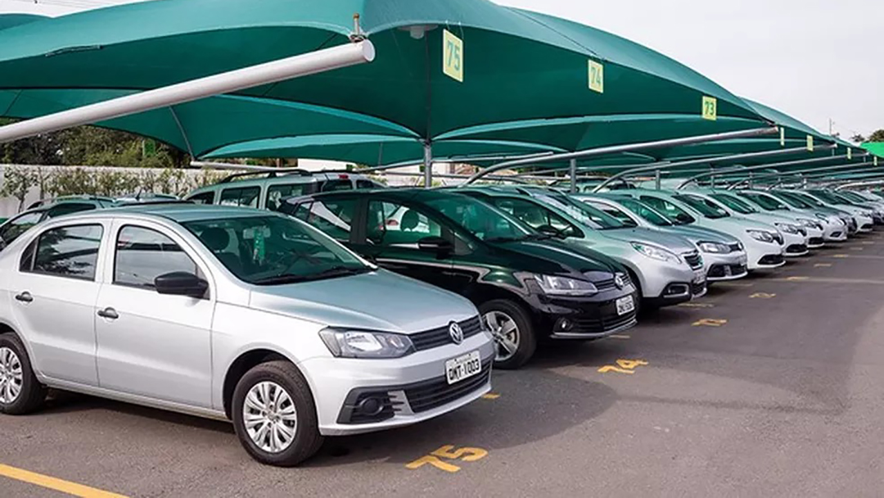 Segundo associação das fabricantes instaladas no país, demanda represada por veículos de aluguel chegaria a 600 mil unidades
