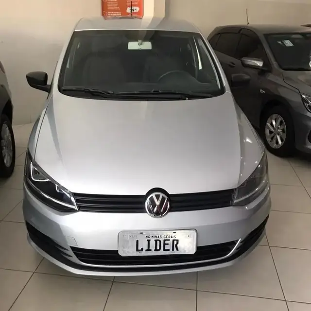 Carro Volkswagen Fox 2015 Trendline 1.0 TEC (Flex)