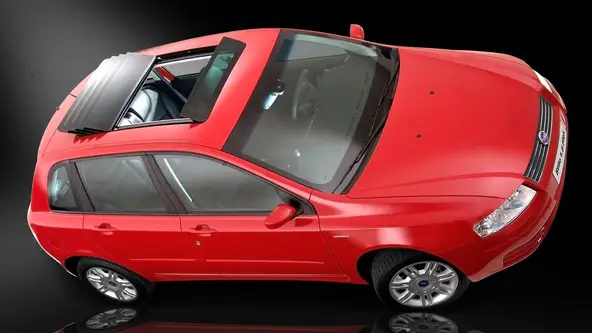 Enquanto o caríssimo teto skywindow do Fiat Stilo virou mico, um simples tecido xadrez virou ícone no Golf GTi