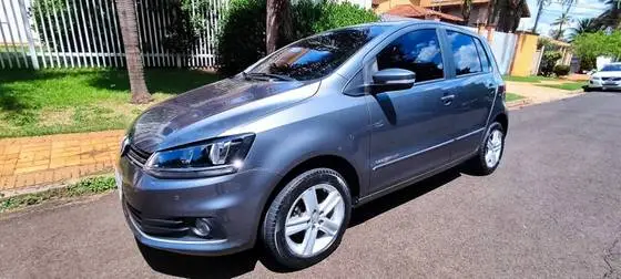 Carro Volkswagen Fox 2016 1.0 TEC Comfortline (Flex)