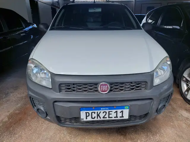 Carro Fiat Strada 2015 Working 1.4 (Flex)