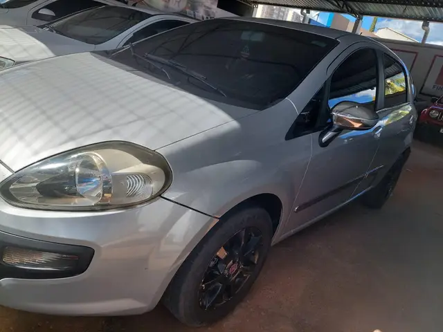 Carro Fiat Punto 2013 Attractive 1.4 (Flex)