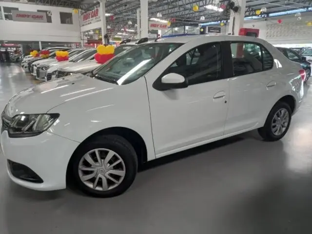 Renault Logan Authentique 1.0 16V (flex)