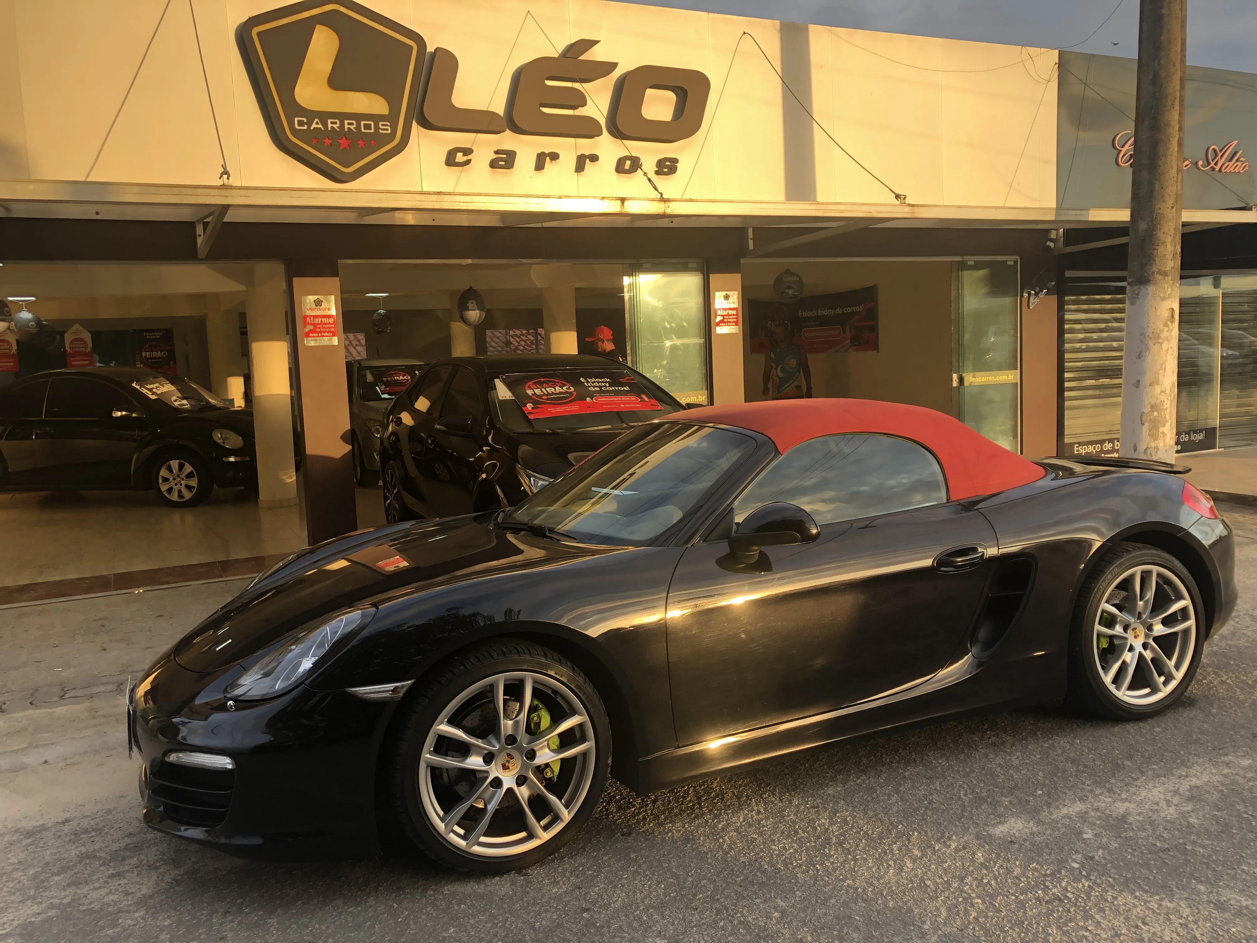 Fachada da loja Veículos à venda em LEO CARROS  - Araruama - RJ | Mobiauto
