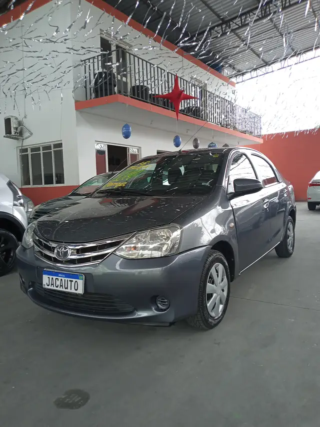 Carro Toyota Etios Sedan 2014 XLS 1.5 (Flex)