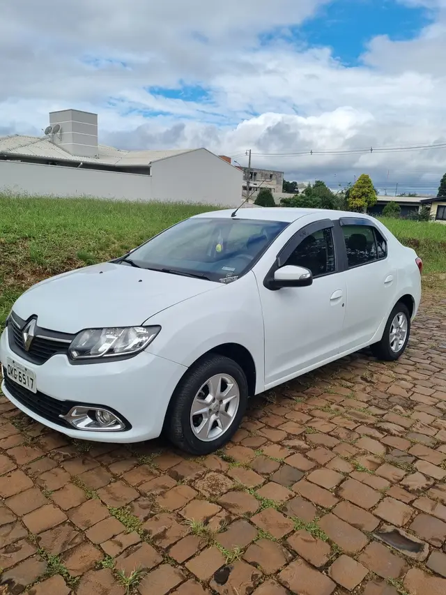 Carro Renault Logan 2015 Dynamique 1.6 8V Easy-r (Aut)