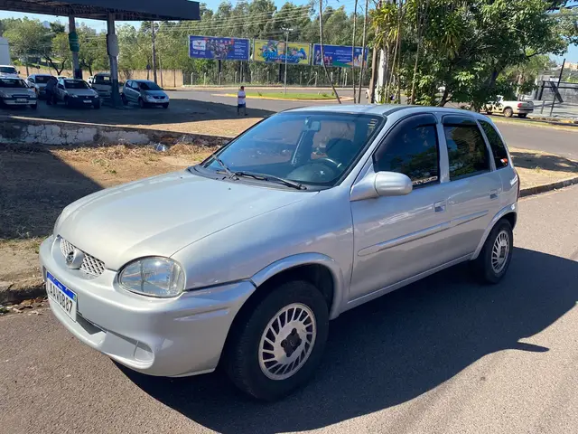 Carro Chevrolet Corsa Hatch 2002 Wind Milenium 1.0 MPFi