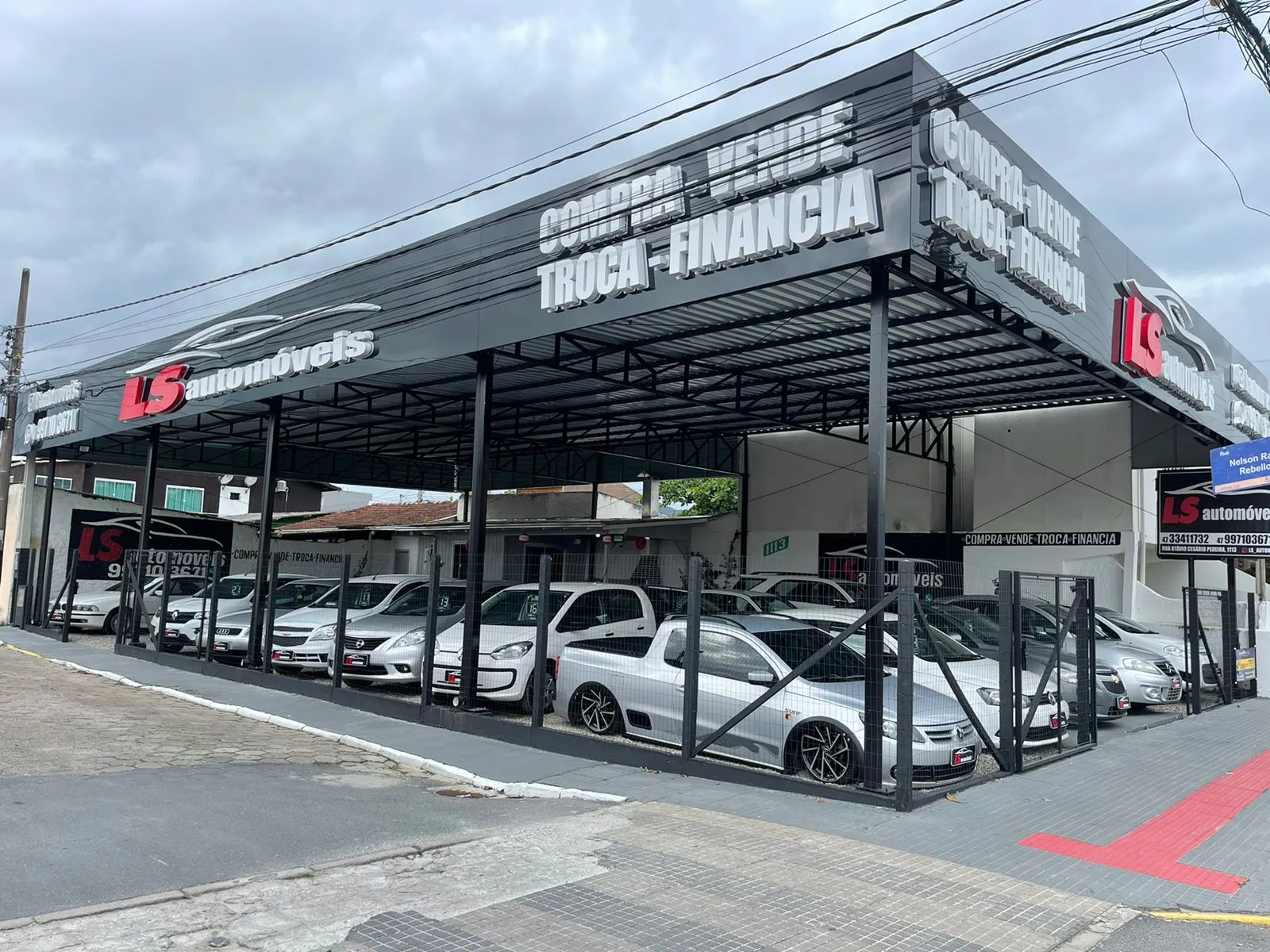 Fachada da loja Veículos à venda em LS AUTOMOVEIS - Itajaí - SC | Mobiauto
