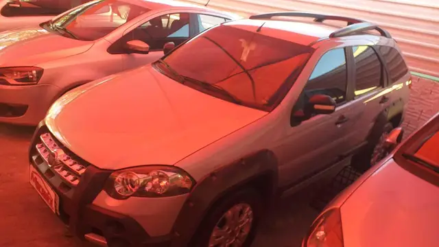 Carro Fiat Palio Weekend 2010 Adventure Locker 1.8 8V Dualogic (Flex)