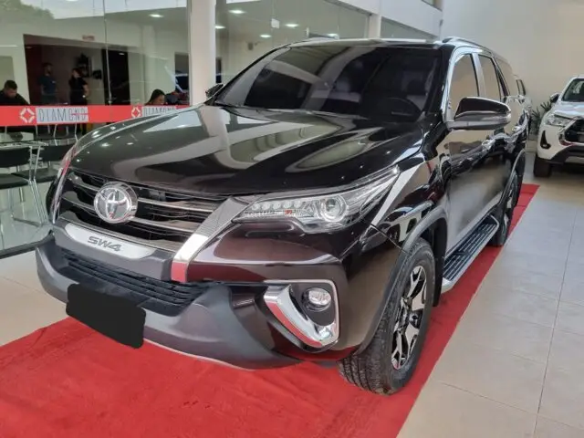 Carro Toyota SW4 2019 2.8 TDI SRX Diamond 7L 4x4 (Aut)