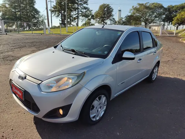 Carro Ford New Fiesta Sedan 2011 SE 1.6 (Flex)