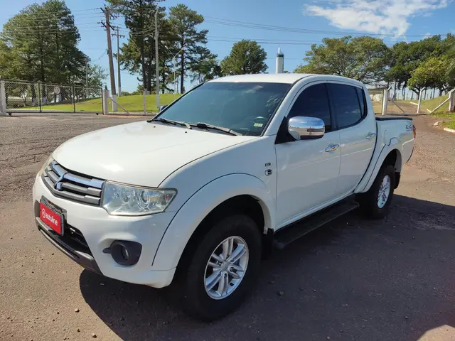 Carro Mitsubishi L200 Triton Sport 2014 3.2 DID-H HPE 4WD (Aut)