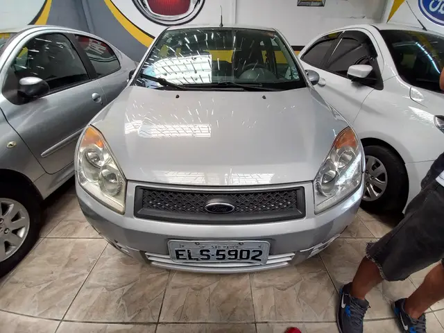 Carro Ford Fiesta Hatch 2010 1.0 (Flex)