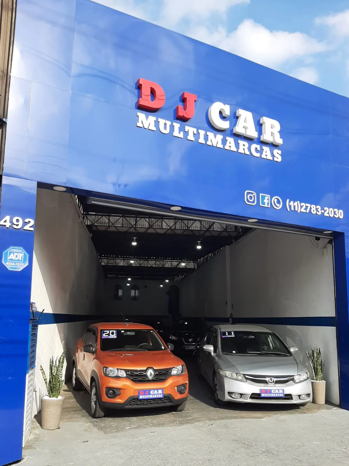 Fachada da loja D J CAR MULTIMARCAS - São Paulo - SP