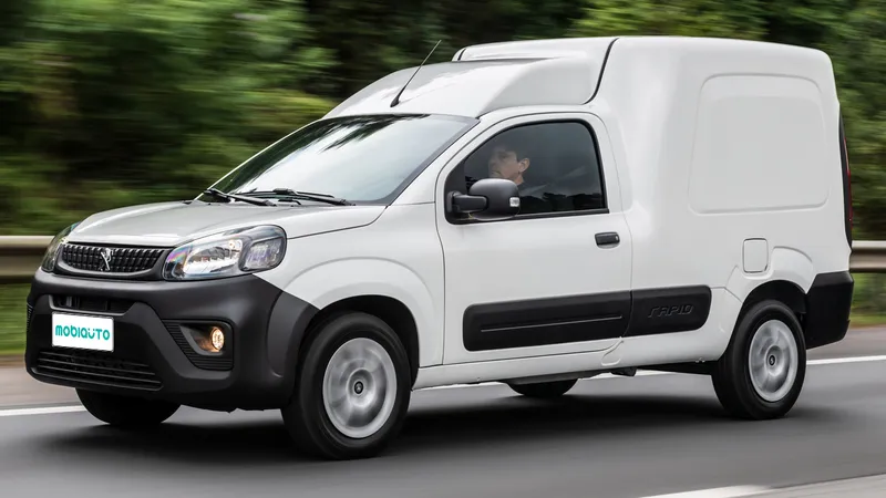 Comprar a Peugeot Partner Rapid é mais negócio que a Fiat Fiorino 