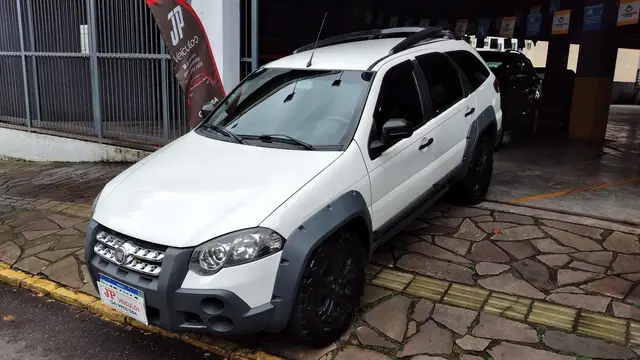 Carro Fiat Palio Weekend 2011 Adventure 1.8 16V (Flex)