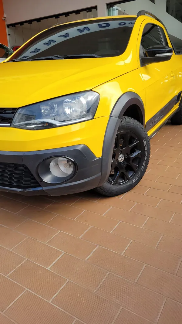 Volkswagen Saveiro 2014 em Três Rios