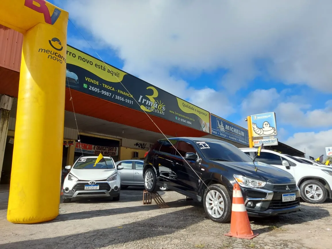 Fachada da loja 3 Irmãos Veículos - São Gonçalo - RJ