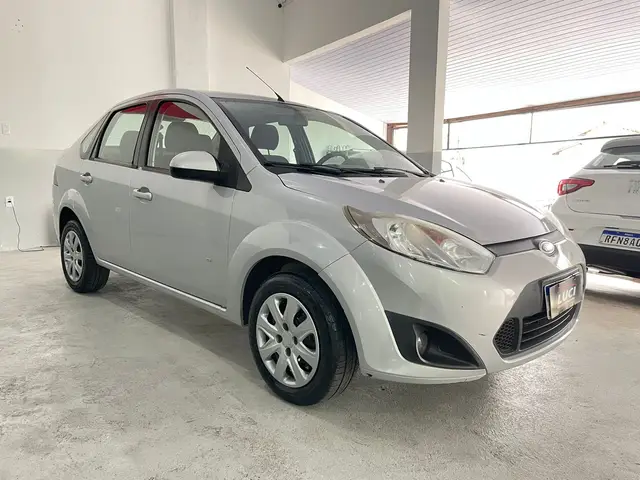 Carro Ford Fiesta Sedan 2014 SE 1.6 Rocam (Flex)