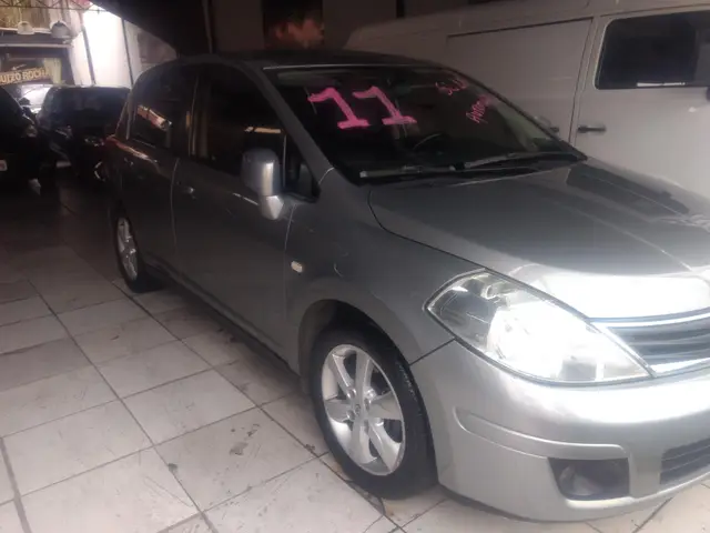 Carro Nissan Tiida 2011 SL 1.8 (flex) (aut)