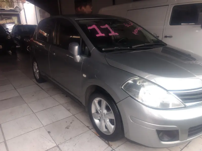 Nissan Tiida SL 1.8 (flex) (aut)
