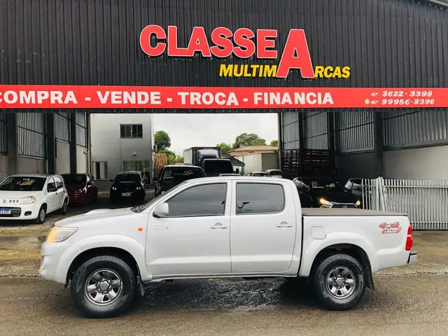 Carro Toyota Hilux Cabine Dupla 2014 Hilux 3.0 TDI 4x4 CD STD