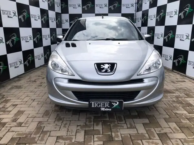 Carro Peugeot 207 2013 Hatch XR 1.4 8V (flex) 4p