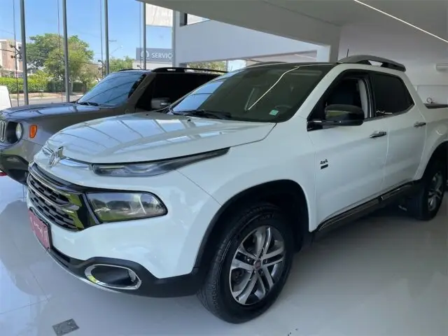Carro Fiat Toro 2017 Volcano 2.0 diesel AT9 4x4