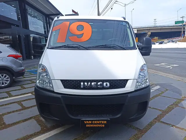 Carro Iveco Daily Chassi 2019 3.0 70C17 CD 4350