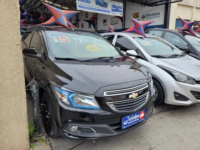 Carro Chevrolet Onix 2015 1.4 LT SPE/4
