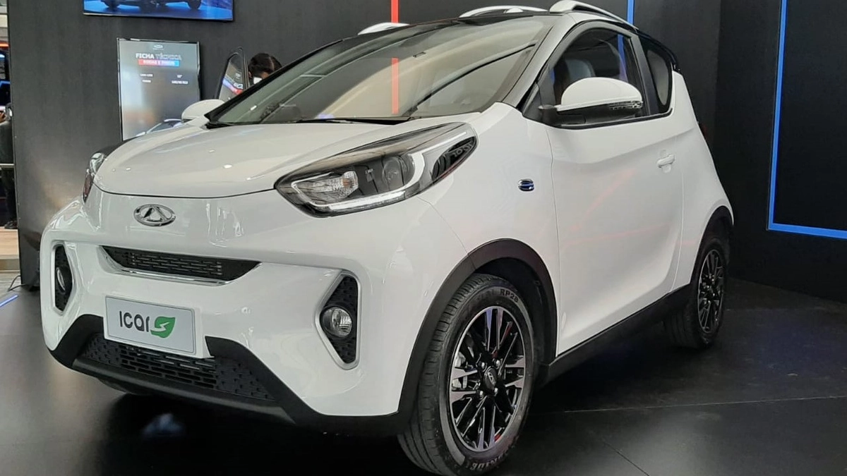 Por R$ 140.000, subcompacto é menos espaçoso, mas mais tecnológico que o rival da Renault