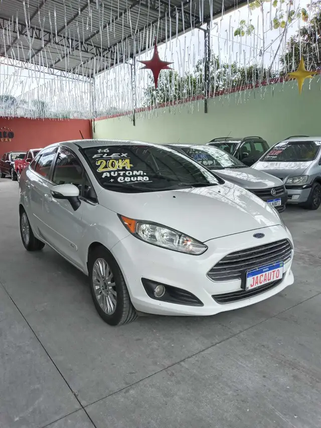 Carro Ford New Fiesta Sedan 2014 1.6 Titanium PowerShift (Flex)
