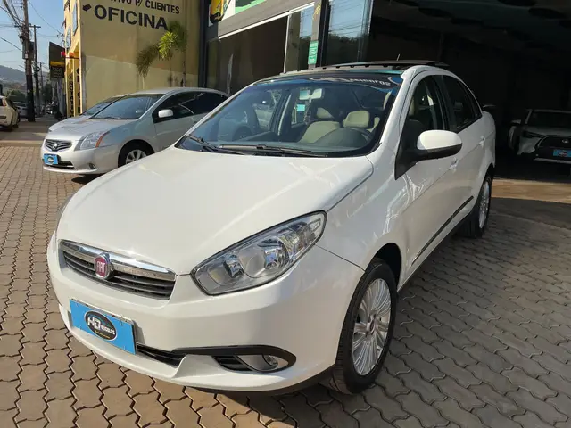 Carro Fiat Grand Siena 2015 Essence 1.6 16V (Flex)